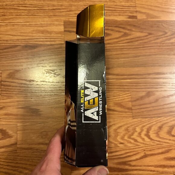 AEW Unrivaled 3 figure Set with 30 pack Display Stands - Picture 9 of 16